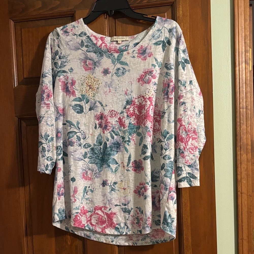 Ew Astrologie Floral 3/4 Sleeve Top - Pink and Green